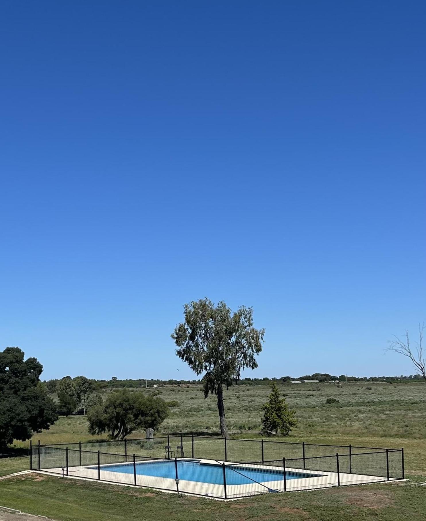 Happy Wanderer Motel Lake Boga On The Lake With Lake Views Exterior photo